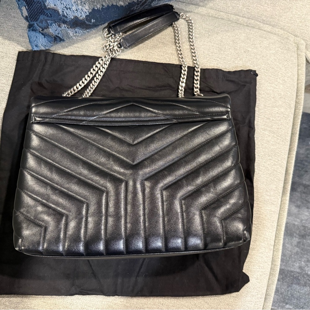 Saint Laurent Medium Loulou Matelassé Leather Shoulder Bag - Picture 4 of 16